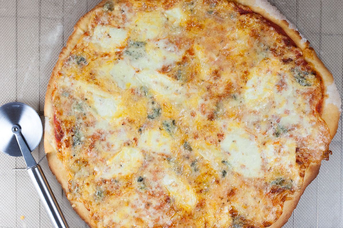 Quattro formaggi pizza négy sajttal